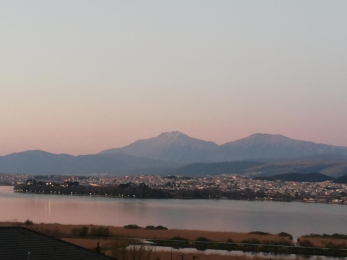 House With View In Amfithea Appartement Ioannina Buitenkant foto