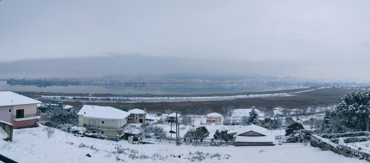 House With View In Amfithea Appartement Ioannina Buitenkant foto