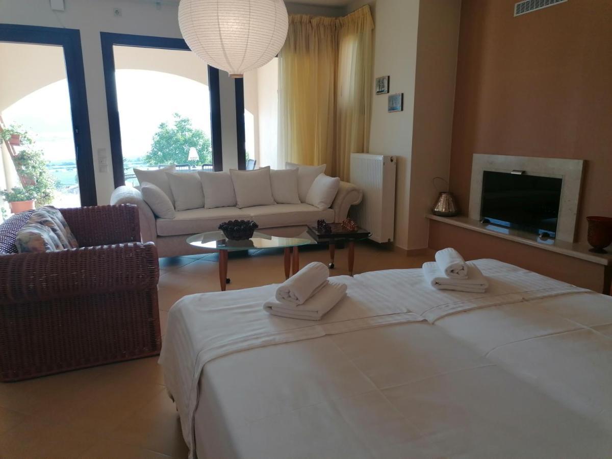 House With View In Amfithea Appartement Ioannina Buitenkant foto